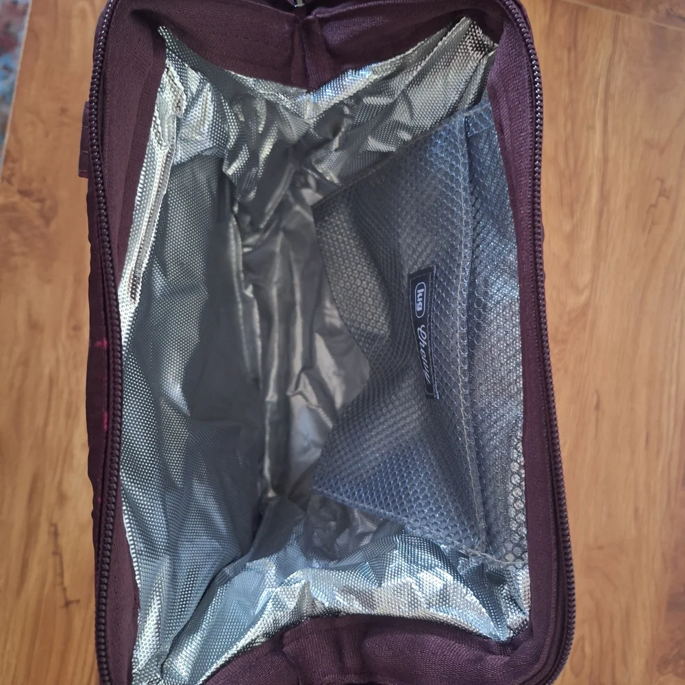 lug Chewy insulated lunch tote in Shibori Wine.